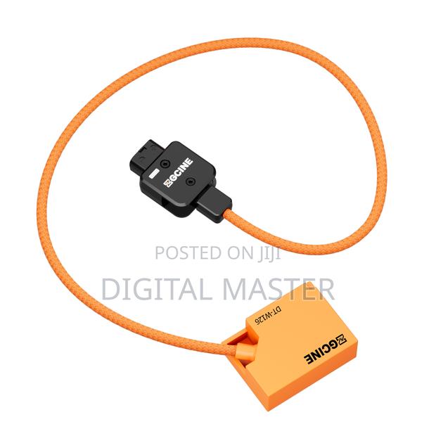 D-Tap to W126 (Fujifilm) Dummy Battery Cable · Photo 1