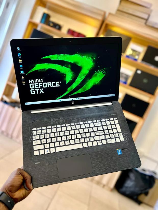 Laptop HP Envy 17 16GB Intel Core I7 SSD 256GB · Photo 2
