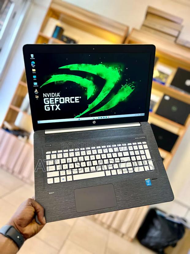 Laptop HP Envy 17 16GB Intel Core I7 SSD 256GB · Photo 3