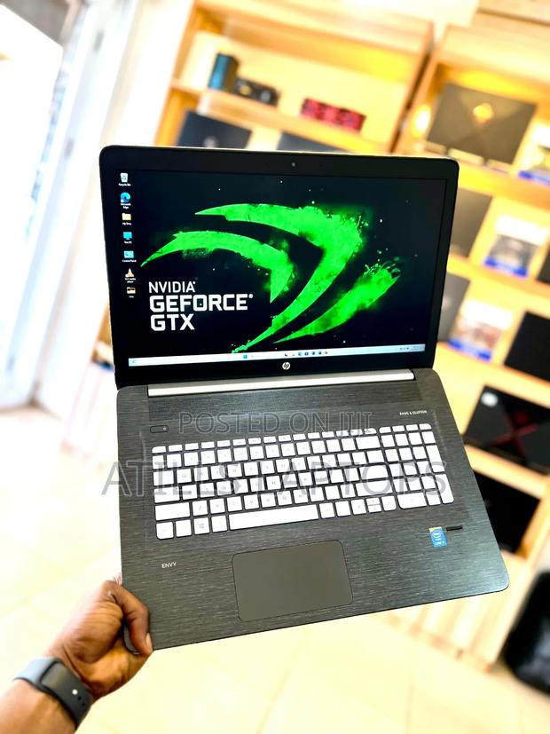 Laptop HP Envy 17 16GB Intel Core I7 SSD 256GB · Photo 4