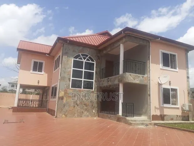 5bdrm Duplex in Oyarifa, Pentecost for rent · Photo 1