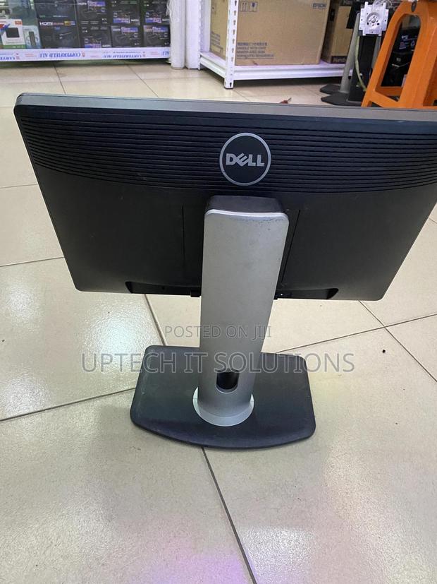 Dell Wide 19”inches Monitor · Photo 3