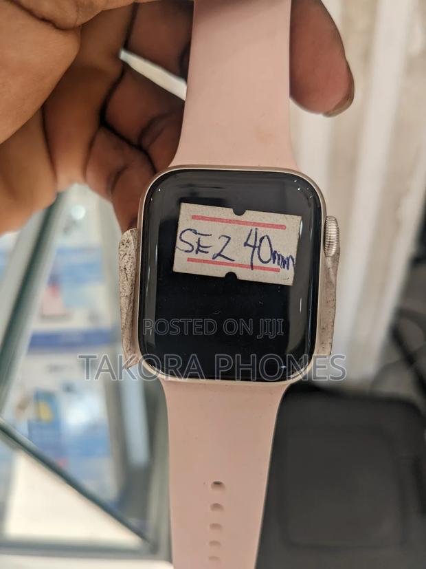 Apple Watch Series SE 2 40mm · Photo 1