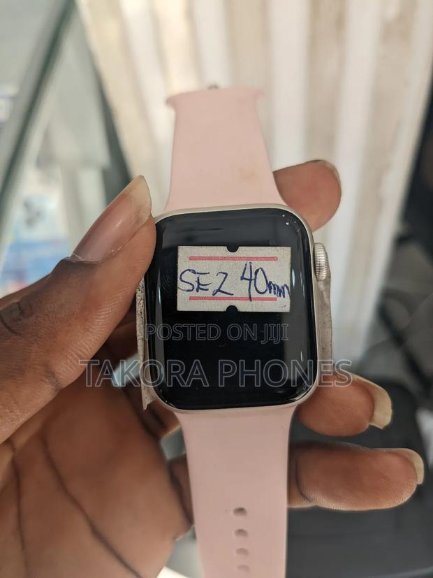 Apple Watch Series SE 2 44mm · Photo 2