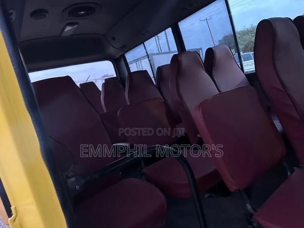 Hyundai County 2014 Yellow · Photo 6
