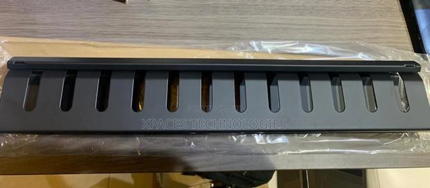 Cable Manager Panel 12 Way 1u, Metal · Photo 1