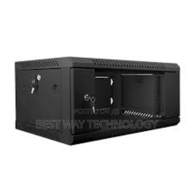 4u Cabinet With Fan and Extension Board Pdu · Photo 1
