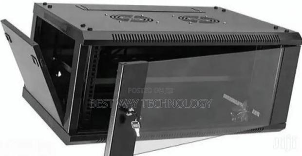 4u Cabinet With Fan and Extension Board Pdu · Photo 2