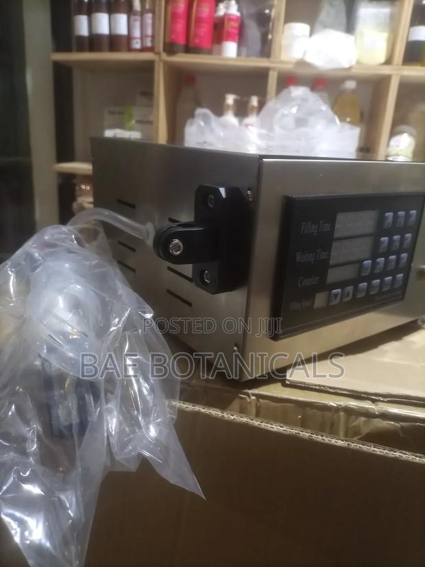 Semi Automatic Liquid Filing Machine (5ml to 3500ml) · Photo 3