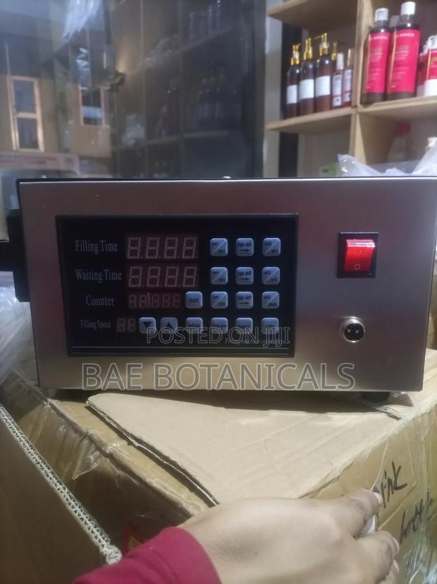 Semi Automatic Liquid Filing Machine (5ml to 3500ml) · Photo 1