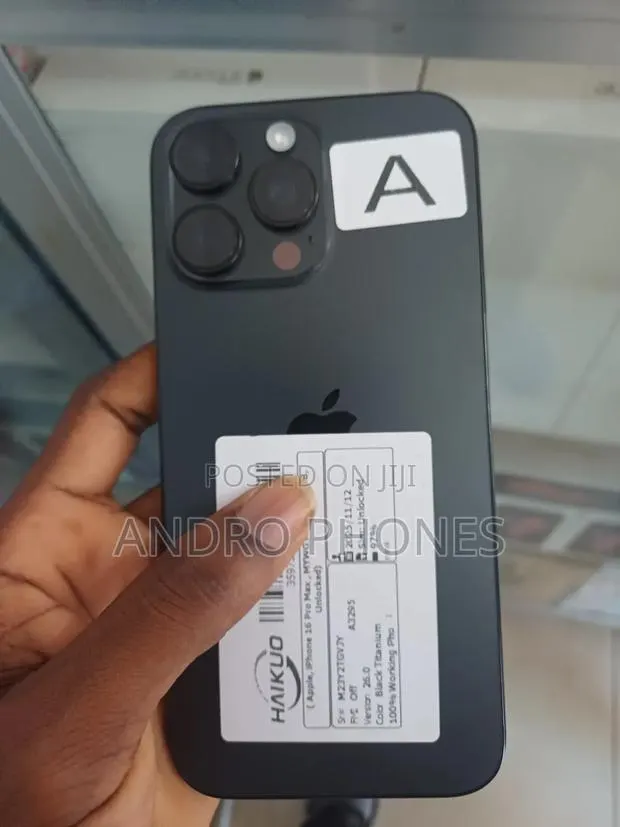 Apple iPhone 16 Pro Max 256 GB Black · Photo 1