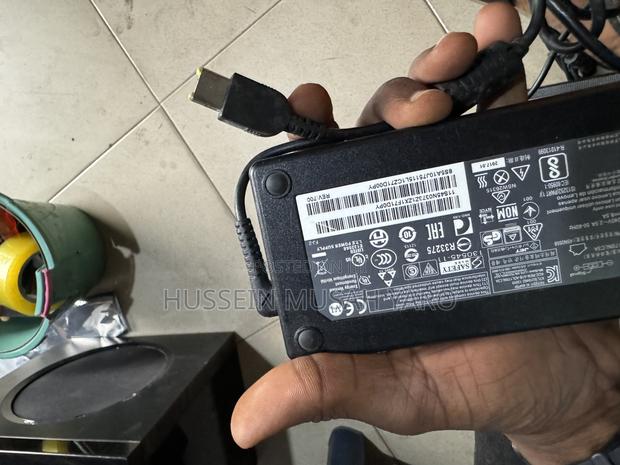 Lenovo Gaming Charger 170 Watts · Photo 3