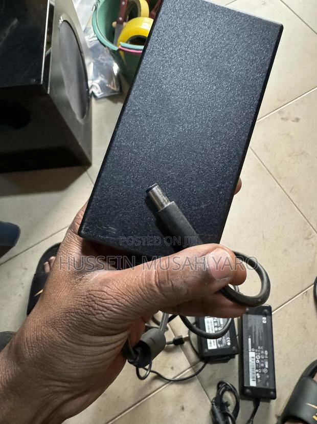 Gaming Charger Dell Big Pin 180 Watts · Photo 2
