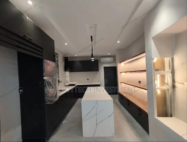 4 Bedroom Executive House for Sale · Photo 3