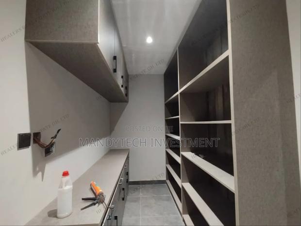 4 Bedroom Executive House for Sale · Photo 8