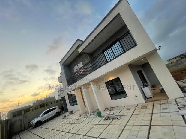 4 Bedroom Executive House for Sale · Photo 7