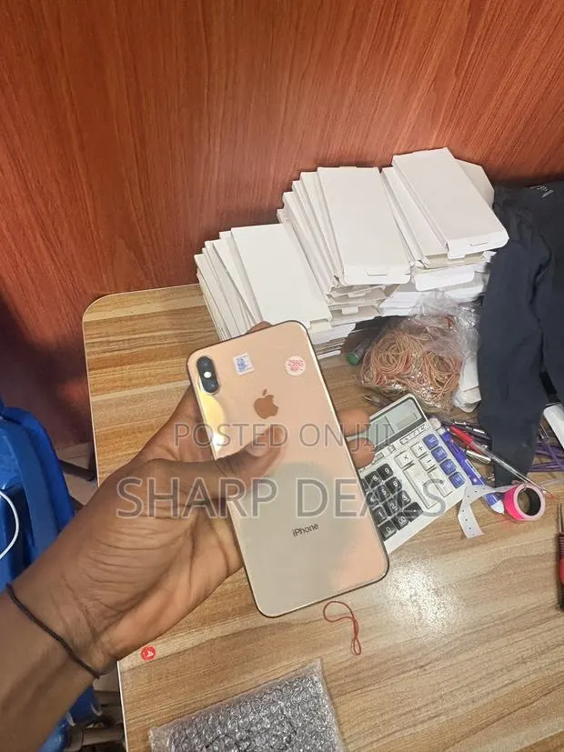 Apple iPhone XS Max 256 GB Gold · Photo 1
