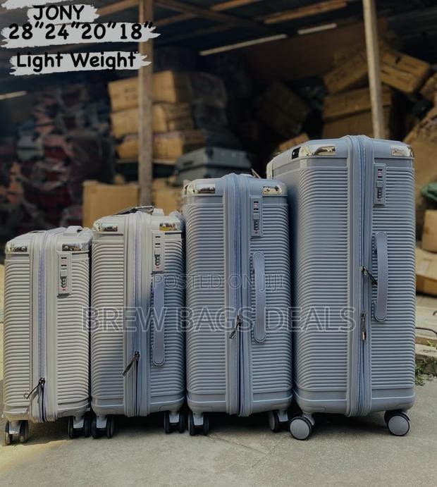 Original Ultra Strong 4set Silver Unbreakable Traveling Bag · Photo 2