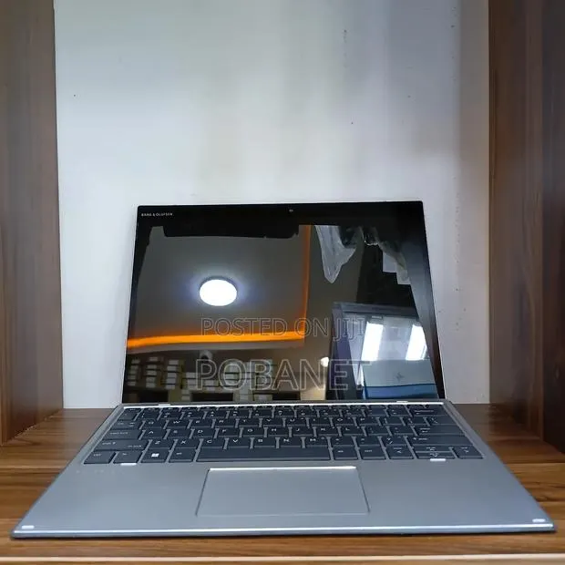 New Laptop HP Elite X2 G8 16GB Intel Core i5 SSD 256GB · Photo 1