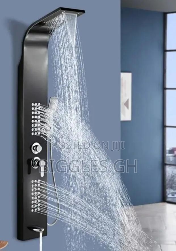 Luxurious Shower Panel · Photo 1