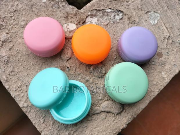Macaron Shaped Lip Balm/Scrub Jars 10grams · Photo 1