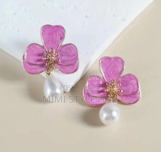 Ladies Earrings · Photo 1