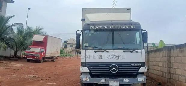 Mercedes-Benz Actros · Photo 1