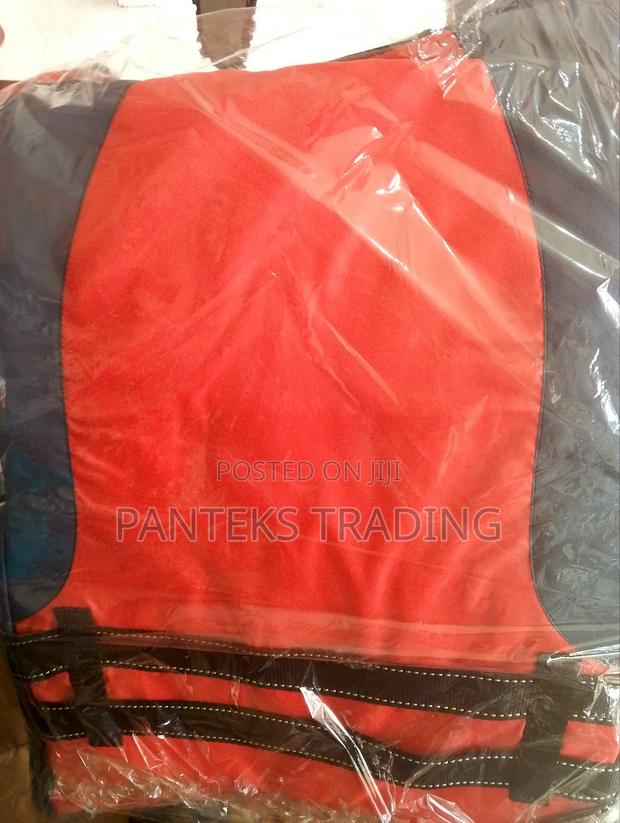 Swimming Life Jacket · Photo 3