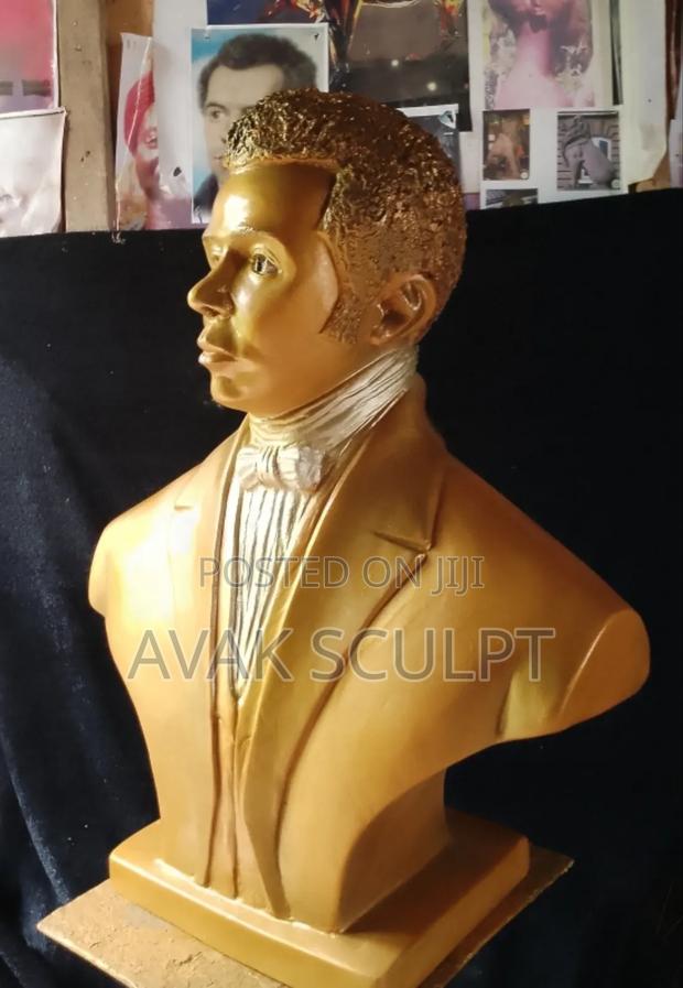 Portrait Bust ( Resin ) · Photo 2