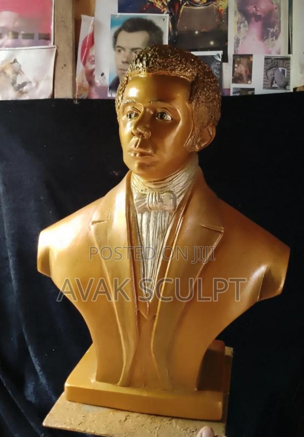 Portrait Bust ( Resin ) · Photo 3