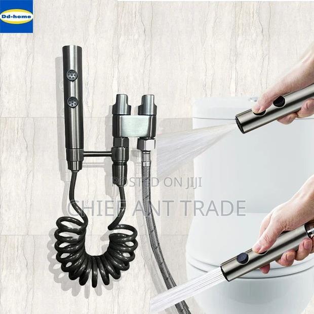 Black Bidet Pressure Spray. · Photo 2
