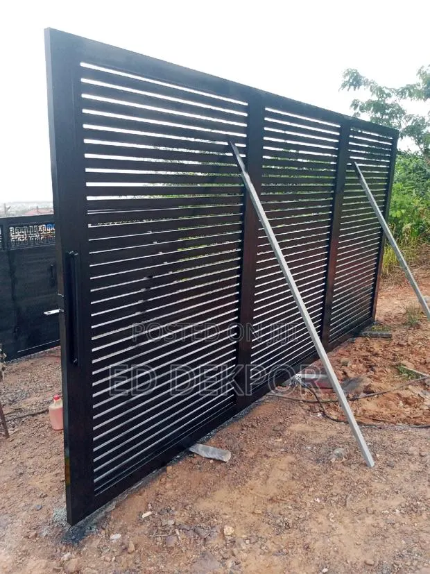 TLS Metal Sliding Gate · Photo 1