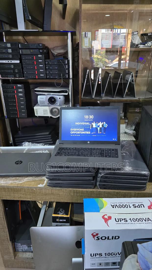 Laptop HP 250 G7 4GB Intel Celeron SSD 128GB · Photo 2