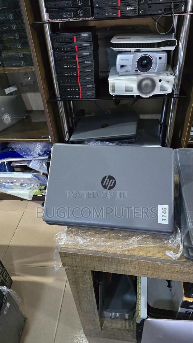 Laptop HP 250 G7 4GB Intel Celeron SSD 128GB · Photo 5