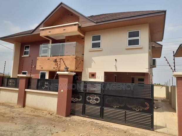 4bdrm Duplex in Gated Estate,Oyibi, Accra Metropolitan for sale · Photo 8