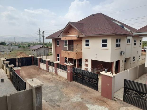 4bdrm Duplex in Gated Estate,Oyibi, Accra Metropolitan for sale · Photo 1