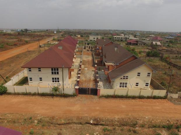 4bdrm Duplex in Gated Estate,Oyibi, Accra Metropolitan for sale · Photo 4