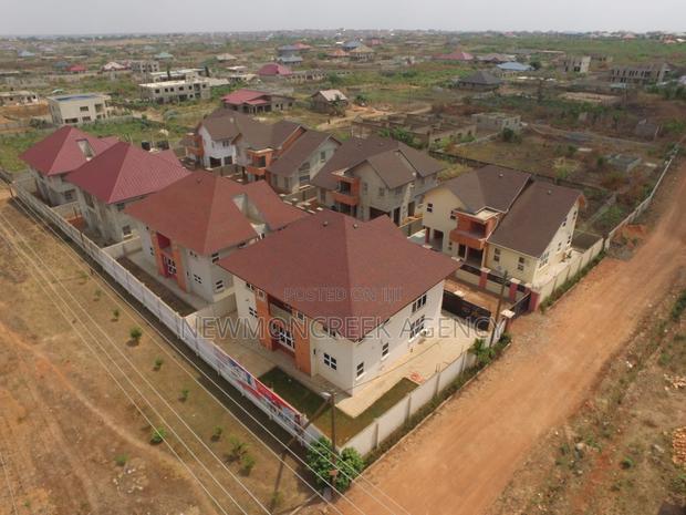 4bdrm Duplex in Gated Estate,Oyibi, Accra Metropolitan for sale · Photo 2