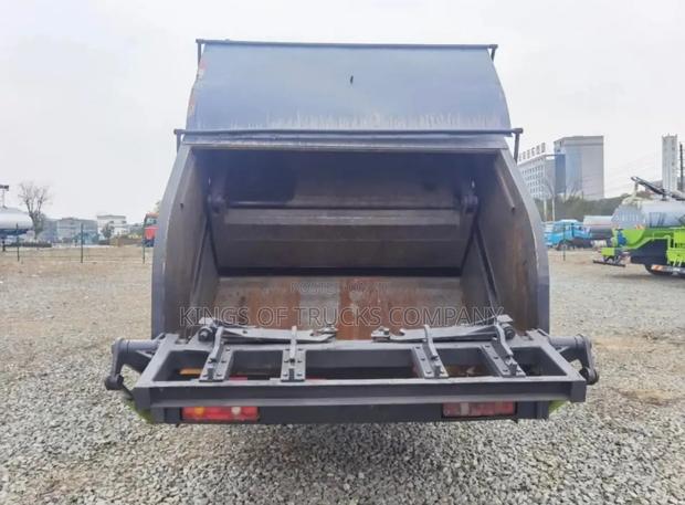 Import Garbage Trucks From China · Photo 6