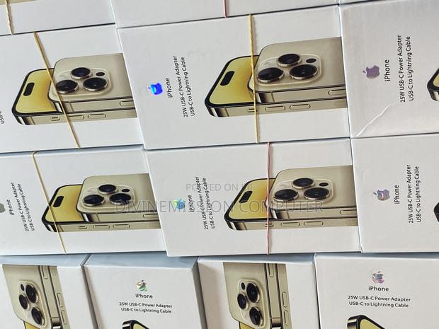 25w iPhone/Apple Usb-C Power Adapter, Usb-C to Lightning · Photo 1