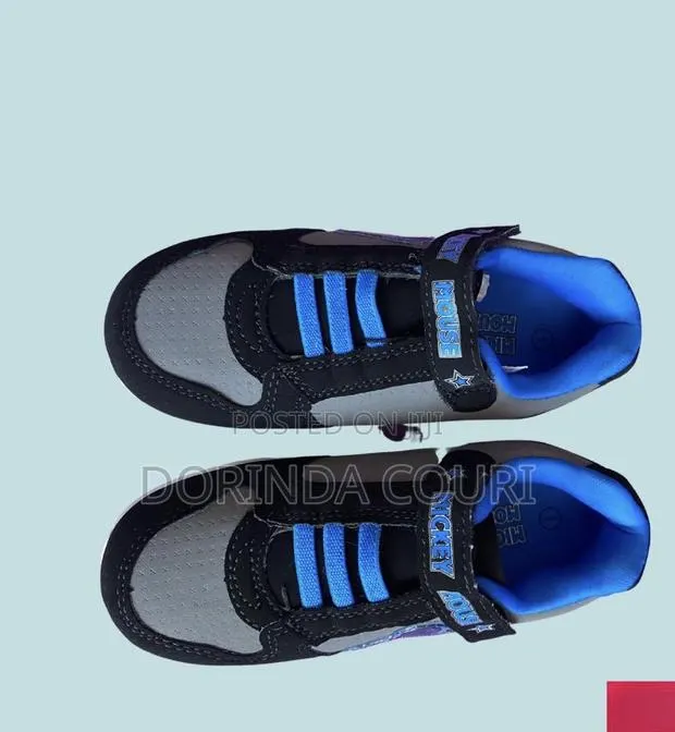 Kids Shoes · Photo 1