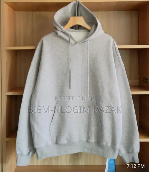 High Quality N Thick Plain Hoodies Available · Photo 2