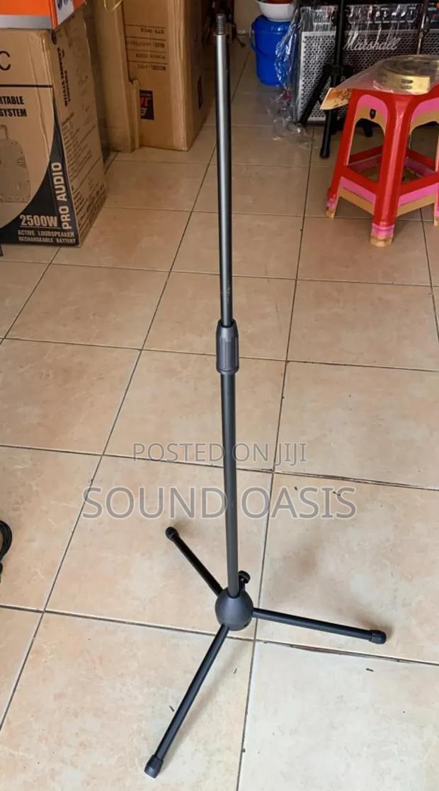 Microphone Pole · Photo 1