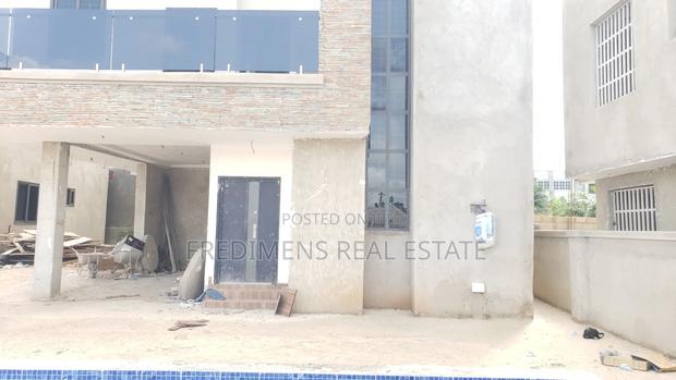 7bdrm House in Fredimens Real, Kumasi Metropolitan for sale · Photo 5