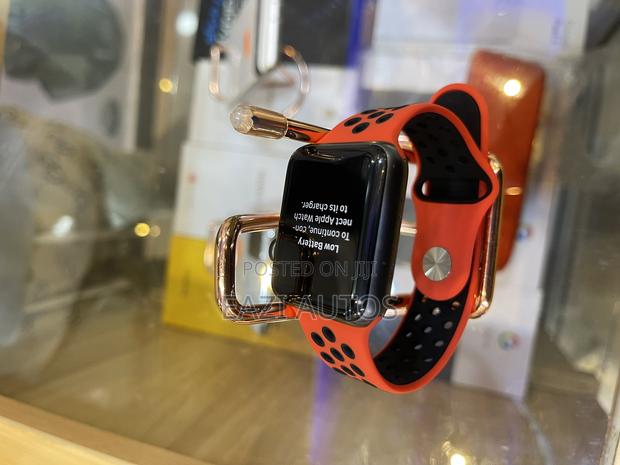 I Watch Series 3, 42mm · Photo 2