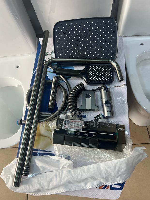 Digital 4in1 Bathroom Shower-With Led Display · Photo 1