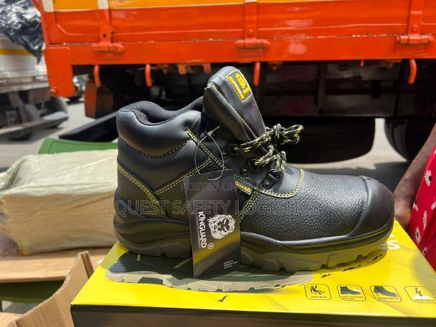 Safety Boot · Photo 1