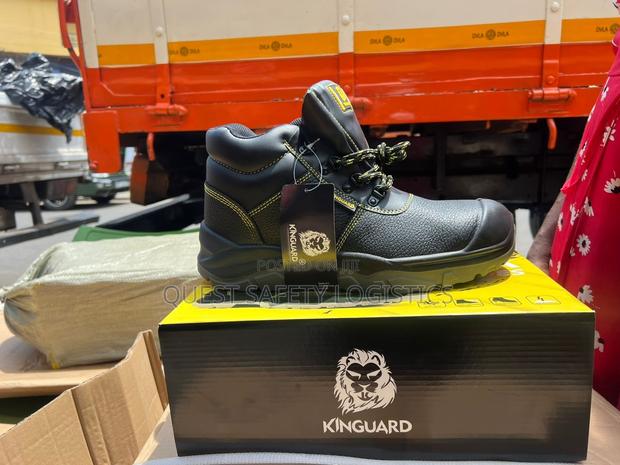Safety Boot · Photo 3