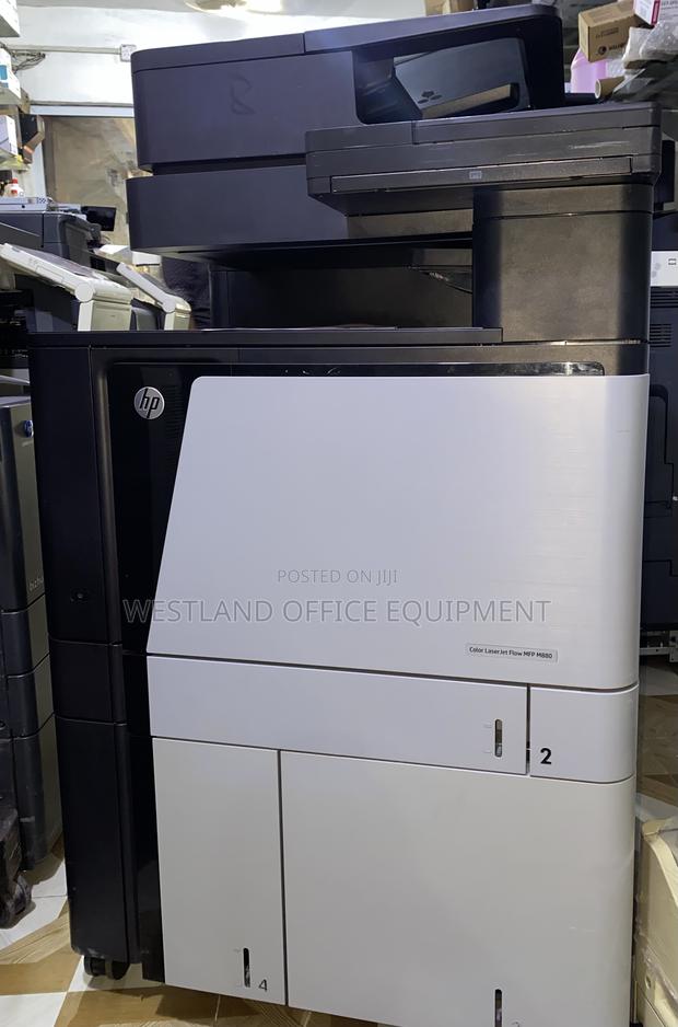 HP Color Laserjet Enterprise Flow M880 · Photo 2