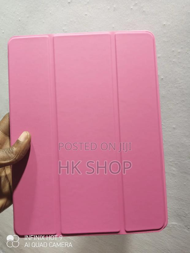 Apple iPad 10.2 9th Generation Beautiful Case With Pen Space · Photo 3